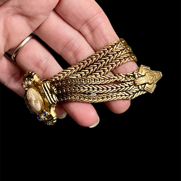 Incredible cameo slide bracelet - Picture 2 of 4